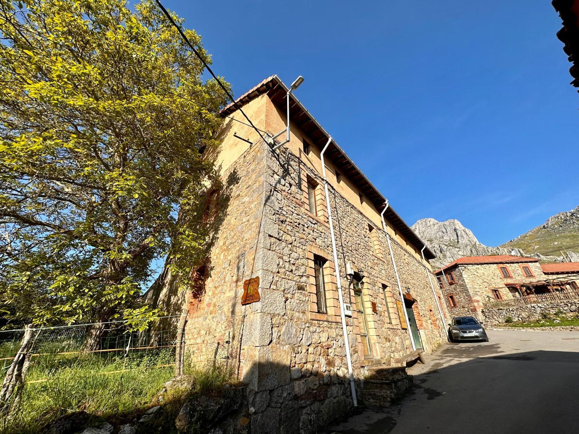 Albergue Valle De Arbas Cubillas de Arbas ภายนอก รูปภาพ